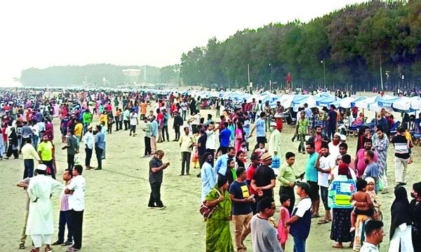 ঈদের ছুটিতে হাজার কোটি টাকা আয়ের আশা কক্সবাজারের ব্যবসায়ীদের