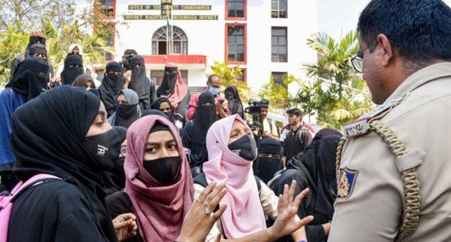 কর্নাটকে মুসলমানদের রিজার্ভেশনে থাবা