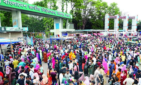 বিনোদন কেন্দ্রগুলোতে উপচে পড়া ভিড়