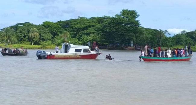 পটুয়াখালীতে বরযাত্রীবাহী ট্রলার ডুবিতে নিহত ১, বরসহ নিখোঁজ ৪