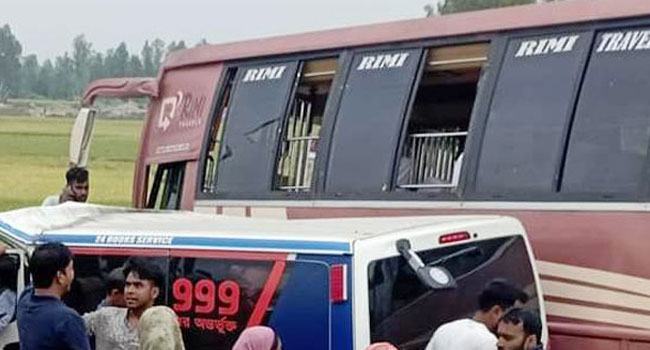 সিরাজগঞ্জে বাস-অ্যাম্বুলেন্স সংঘর্ষে ৩ জন নিহত