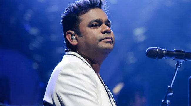 মঞ্চে উঠে এআর রহমানের গান বন্ধ করল পুলিশ, নিন্দার ঝড় (ভিডিও)