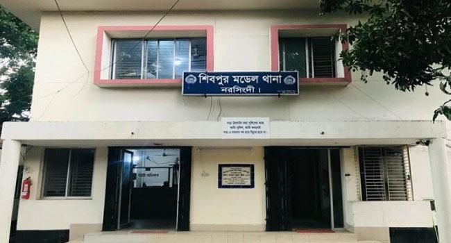 মাকে বাঁচাতে গিয়ে বড় ভাইকে খুন!