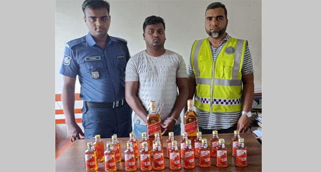 যশোরে বিলাতি মদসহ ভারতীয় নাগরিক আটক