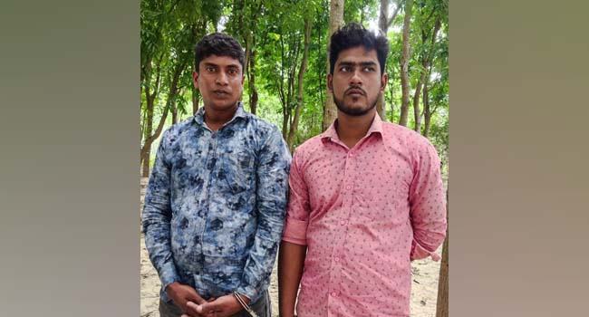 দর্শনায় ১১ কেজি রুপাসহ গ্রেফতার ২
