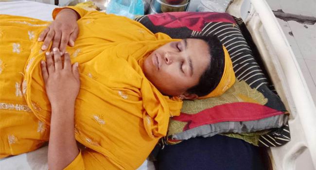 বখাটের থেকে শিশুছেলেকে বাঁচাতে গিয়ে মারপিটের শিকার গৃহবধূ