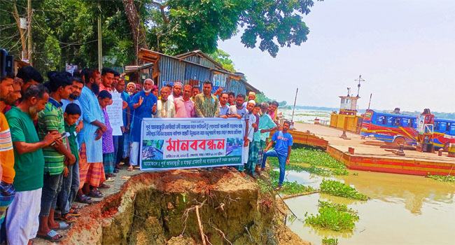 কাউখালীতে নদী ভাঙ্গন রক্ষার দাবি স্থানীয়দের