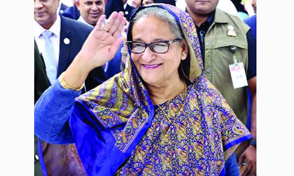 প্রধানমন্ত্রী ফিরেছেন