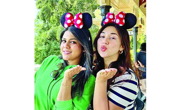লস অ্যাঞ্জেলসে একসঙ্গে অপু বিশ^াস ও শান্তা জাহান