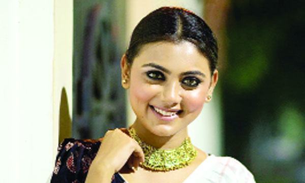 এলেন ইধিকা : আজ থেকে পুরান ঢাকায় শুটিং শুরু