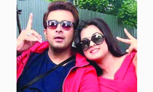 শাকিব বুবলীর বিচ্ছেদ নিয়ে ধূম্রজাল