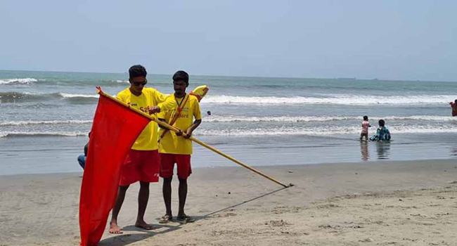 ঘূর্ণিঝড় মোখা’য় উত্তাল সমুদ্র, ঝুঁকিতে রোহিঙ্গা ক্যাম্প