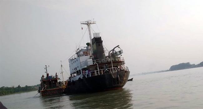 বরিশালে তেলের ট্যাঙ্কার বিস্ফোরণ : নিখোঁজ কাশেমের সন্ধান মেলেনি