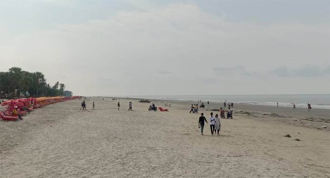ঘূর্ণিঝড় মোখার প্রভাবে পর্যটক শুন্য কুয়াকাটা
