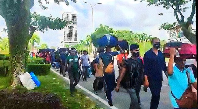 কলিং ভিসায় মালয়েশিয়ায় গিয়ে কেন কাজ পাচ্ছেন না কর্মীরা