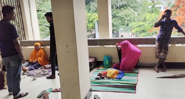 কক্সবাজার উপকূলীয় এলাকায় মাইকিং হোটেল-মোটেল আশ্রয়কেন্দ্র ঘোষণা
