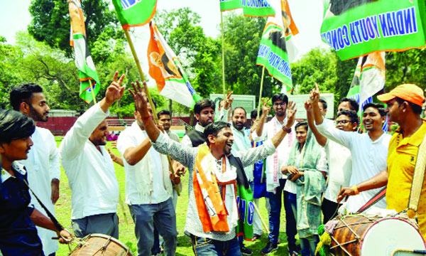কর্নাটকে জয় পেল কংগ্রেস ধরাশায়ী বিজেপি