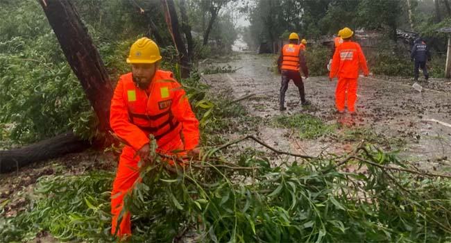ঘূর্ণিঝড় মোখা মিয়ানামারের স্থলভাগে অবস্থান করছে
