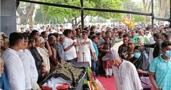 কেন্দ্রীয় শহীদ মিনারে ফারুকের লাশ, সর্বস্তরের শ্রদ্ধা