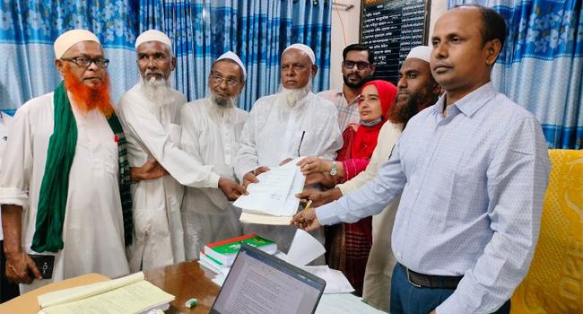 আড়াইহাজারে ৪ মেয়র প্রার্থীসহ ৫২ জনের মনোনয়নপত্র দাখিল