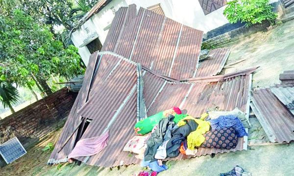 কালবৈশাখী ঝড়ে রংপুরে দুই সহস্রাধিক বাড়িঘর লণ্ডভণ্ড
