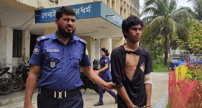 রাঙ্গাবালীতে শ্বশুর-শাশুড়িকে ছুরিকাঘাত করায় আটক জামাই
