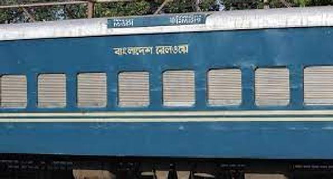 ব্রাহ্মণবাড়িয়ায় তিতাস ট্রেনের ইঞ্জিন বিকল, আপলাইনে চলাচল বন্ধ