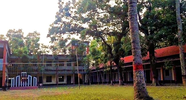 নবীগঞ্জে ৩ বছর ধরে ভারপ্রাপ্ত প্রধান শিক্ষক দিয়ে চলছে উচ্চ বিদ্যালয়