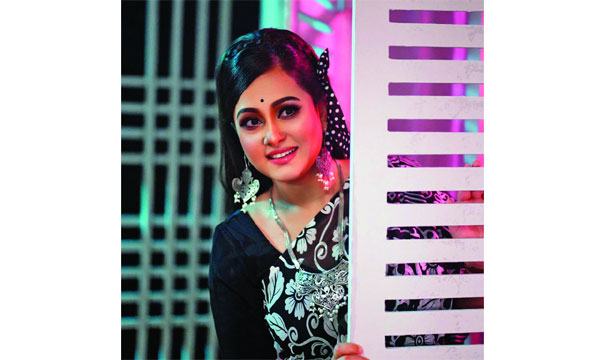 অভিনয়ে রজতজয়ন্তী পেরিয়ে পূর্ণিমা