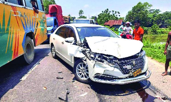 অল্পের জন্য বেঁচে গেলেন পাকিস্তানের ডেপুটি হাইকমিশনার