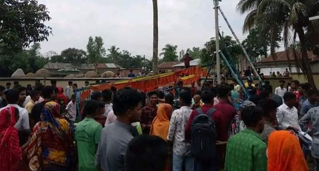 বগুড়ার কাহালুতে নাগরদোলা ভেঙে আহত ১৬