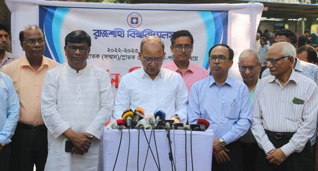 রাবি ভর্তি পরীক্ষা : জালিয়াতি ঠেকাতে ছয়স্তরের নিরাপত্তা