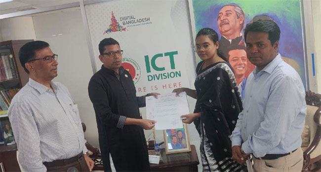 লাইভে সার্টিফিকেট পোড়ানো মুক্তা সুলতানাকে চাকরি দিলেন আইসিটি প্রতিমন্ত্রী