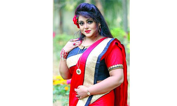 নানা রঙ্গে শাহনূর...