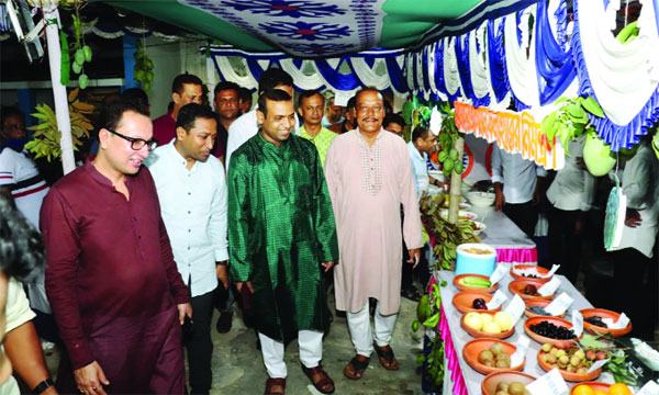 চুয়াডাঙ্গায় দেশী ফলের উৎসব