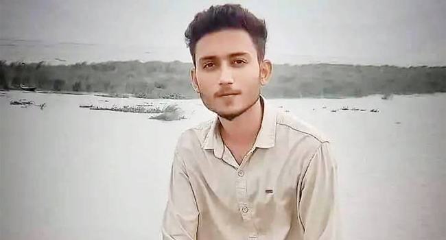 পুঠিয়ায় ট্রাকের চাপায় কলেজছাত্র নিহত