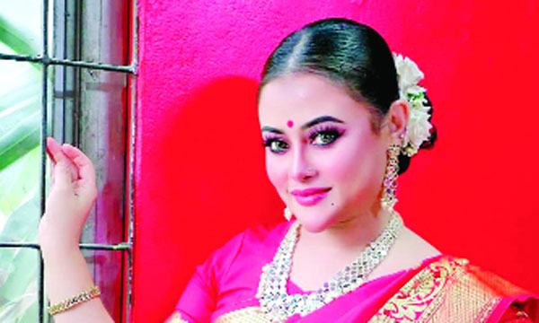 নতুন তিন ধারাবাহিকে রুহী