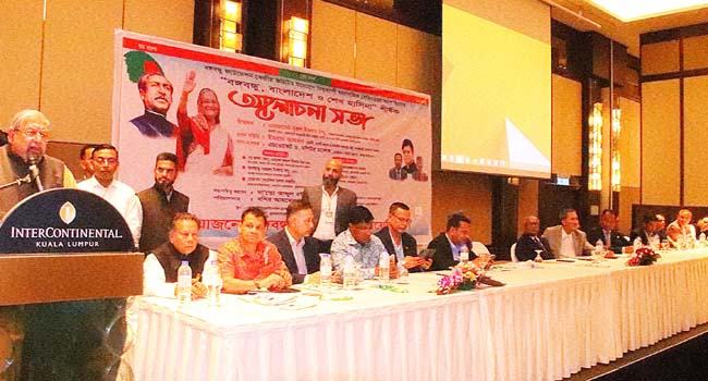 মালয়েশিয়া প্রবাসীদের ক্ষোভে পাসপোর্ট সমস্যা সমাধানের আশ্বাস প্রবাসীকল্যাণ মন্ত্রীর
