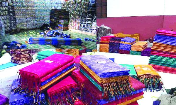 ভারতে প্রতি মাসে ১২০ কোটি টাকার কাপড় রফতানি