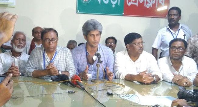 বগুড়ায় গণমঞ্চের রোড মার্চের গাড়ি বহরে হামলা