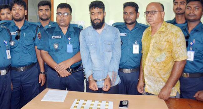 রংপুরে ১৫টি স্বর্ণের বারসহ যুবক গ্রেফতার