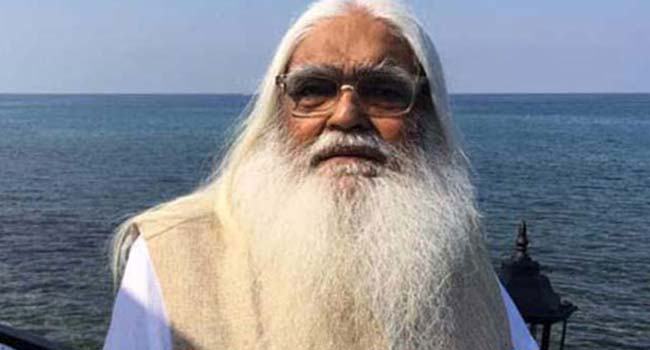 নোয়াখালীতে মায়ের কবরের পাশে দাফন করা হলো সিরাজুল আলম খানকে