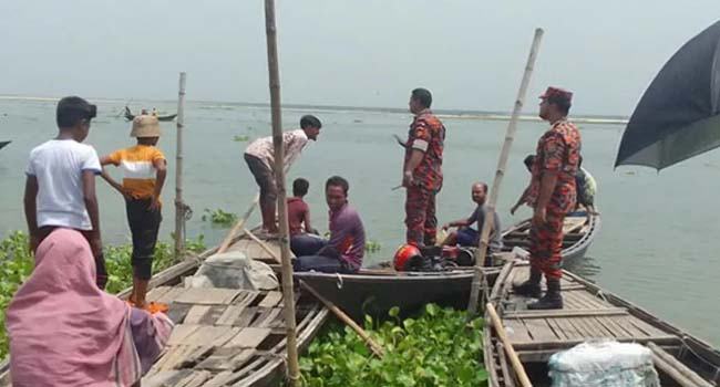 রাজশাহীতে পদ্মায় নেমে ২ কলেজছাত্র নিখোঁজ : ১ জনের লাশ উদ্ধার