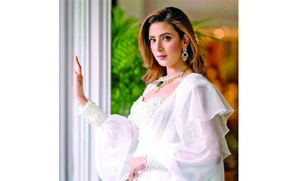 ঈদে মুগ্ধতা ছড়াবেন মিম