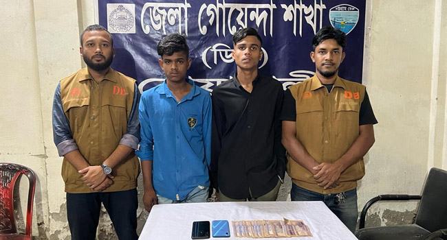 নোয়াখালীতে অশ্লীল ভিডিও ধারণ করে টাকা আদায়, গ্রেফতার ২