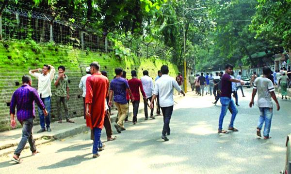 চট্টগ্রামে যুবদলের ধাওয়ায় পালাল ছাত্রলীগ