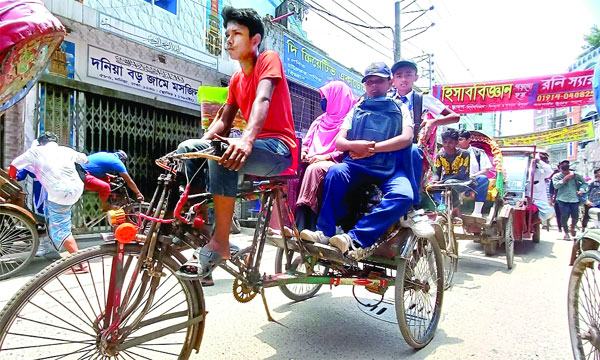 ভয়ানক ব্যাটারিচালিত অটোরিকশা