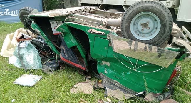 রায়গঞ্জে অটোরিকশা-বাস মুখোমুখি সংঘর্ষ, নিহত ৩