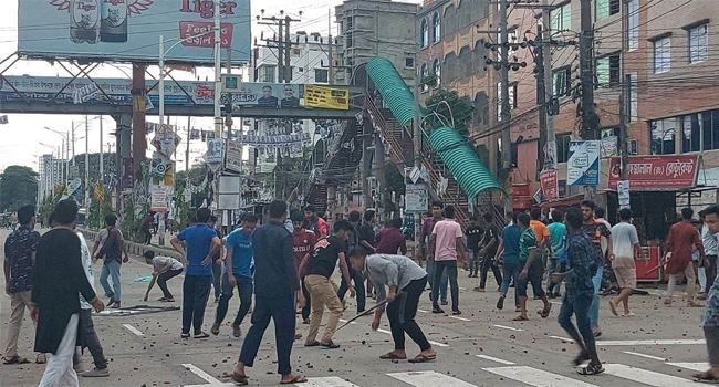 শাবিপ্রবির শিক্ষার্থীদের সাথে এলাকাবাসীর সংঘর্ষ, আহত ১০