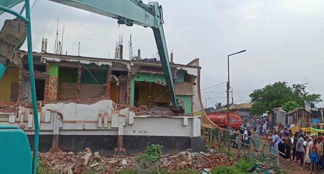 শীতলক্ষ্যায় অবৈধ স্থাপনা উচ্ছেদ